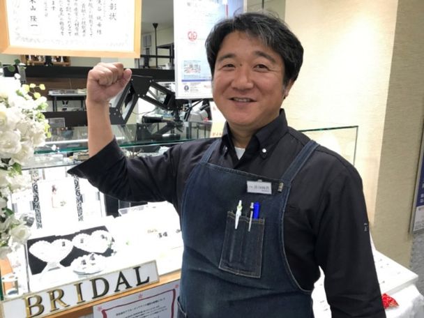 日本を代表するジュエリー職人がお客様の大切な指輪を修理いたします。他店で断られたものもご相談を